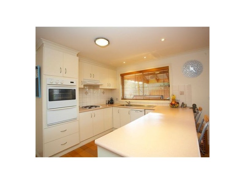 16 Bell Avenue, Altona VIC 3018