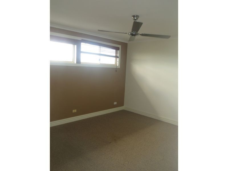 16 Bell Avenue, Altona VIC 3018