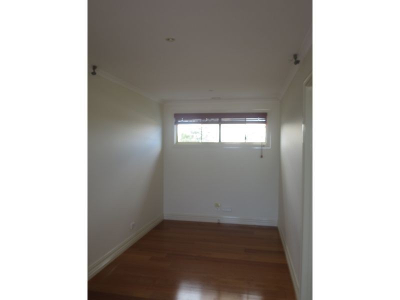 16 Bell Avenue, Altona VIC 3018