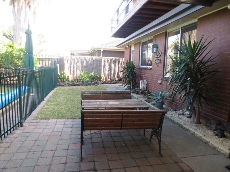 11 Deavey Court, Altona VIC 3018