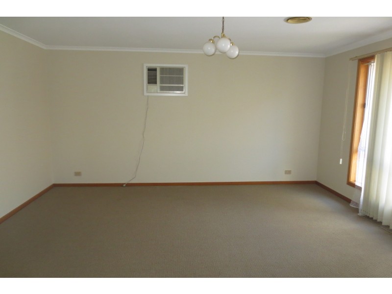 2/179 Civic Parade, Altona VIC 3018
