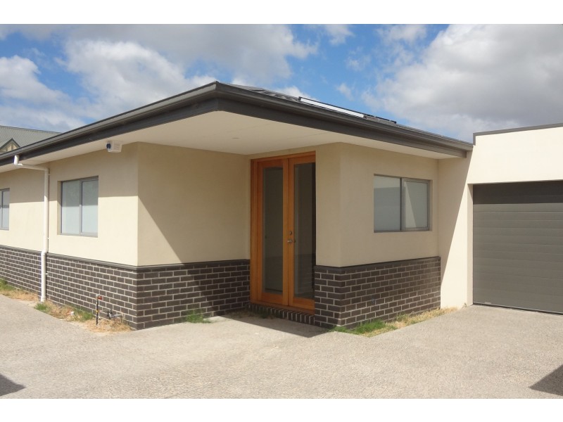 2/180 Civic Parade, Altona VIC 3018