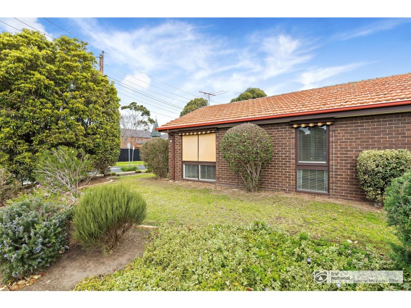 2/261 Civic Parade, Altona VIC 3018