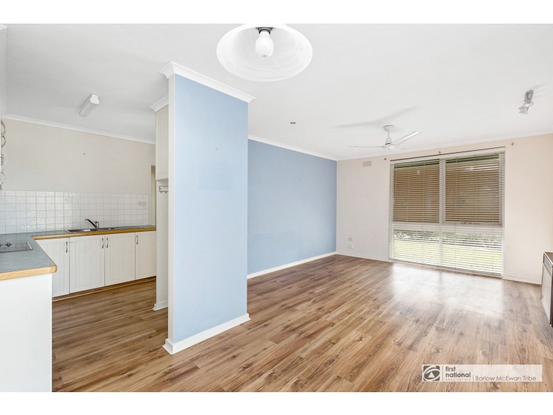 2/261 Civic Parade, Altona VIC 3018