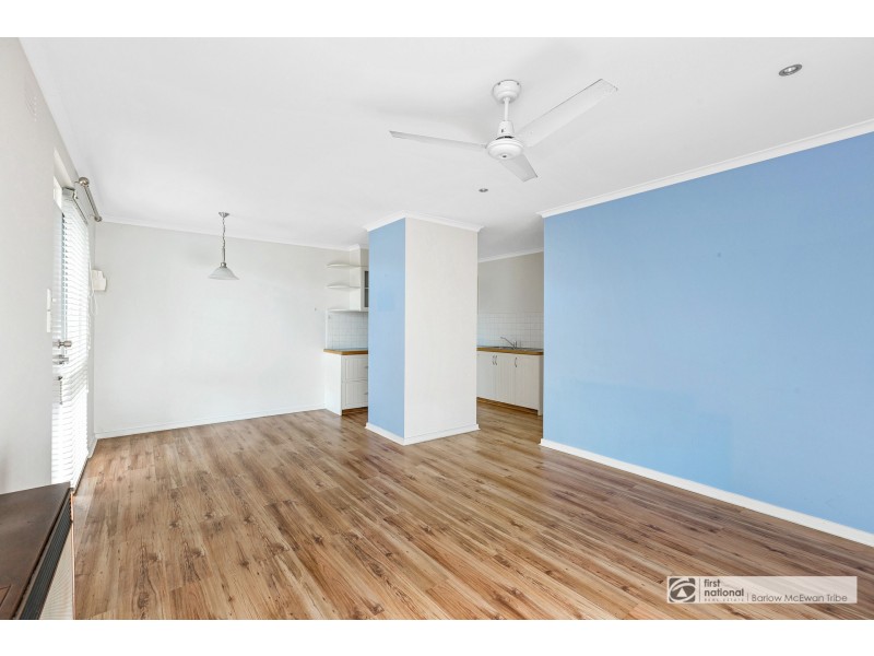 2/261 Civic Parade, Altona VIC 3018