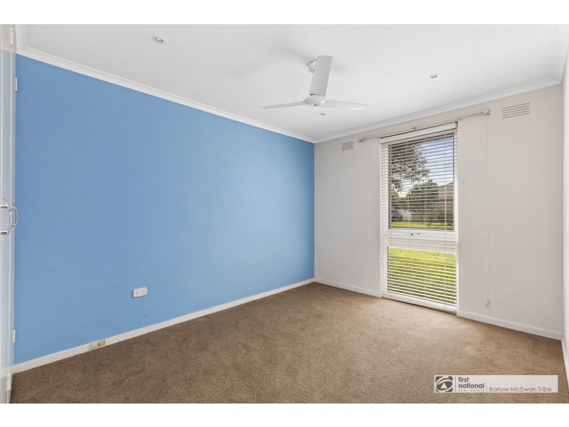 2/261 Civic Parade, Altona VIC 3018