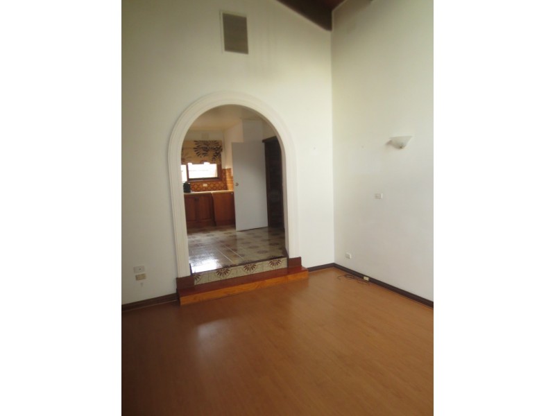 2/15 Upton Street, Altona VIC 3018