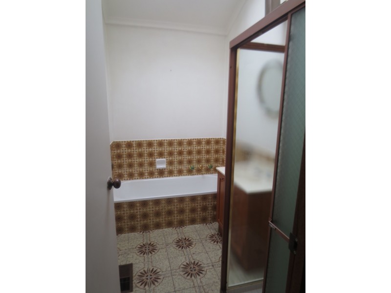 2/15 Upton Street, Altona VIC 3018