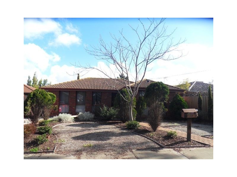 19 Ladynelson Crescent, Altona Meadows VIC 3028