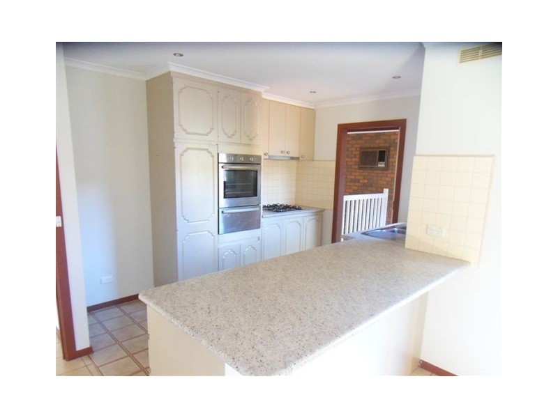 19 Ladynelson Crescent, Altona Meadows VIC 3028