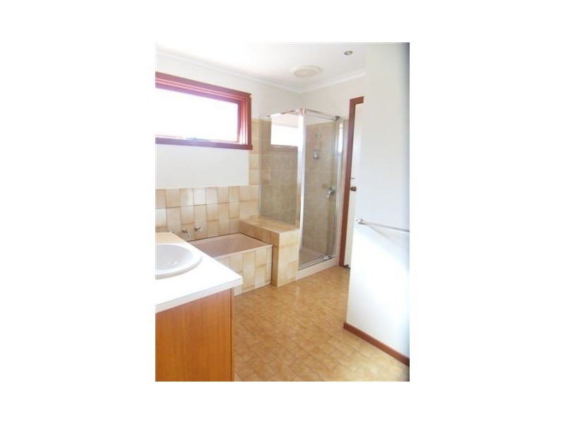 19 Ladynelson Crescent, Altona Meadows VIC 3028