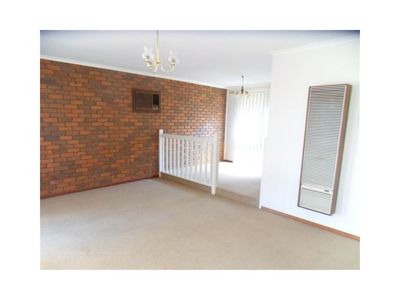 19 Ladynelson Crescent, Altona Meadows VIC 3028