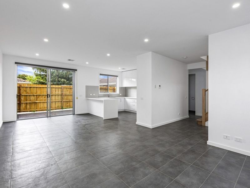 2/14 Lark Street, Altona VIC 3018