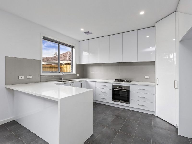 2/14 Lark Street, Altona VIC 3018