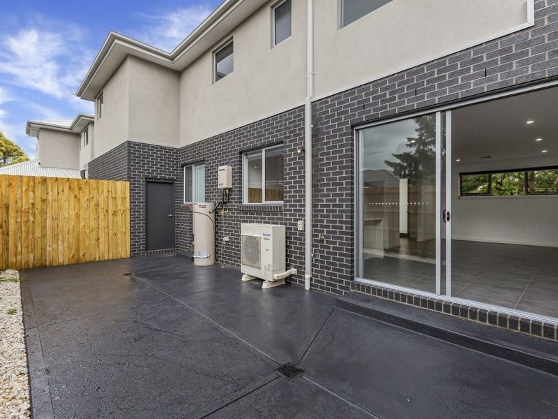 2/14 Lark Street, Altona VIC 3018