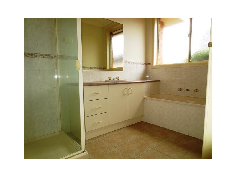 2/21 Shields Court, Altona Meadows VIC 3028