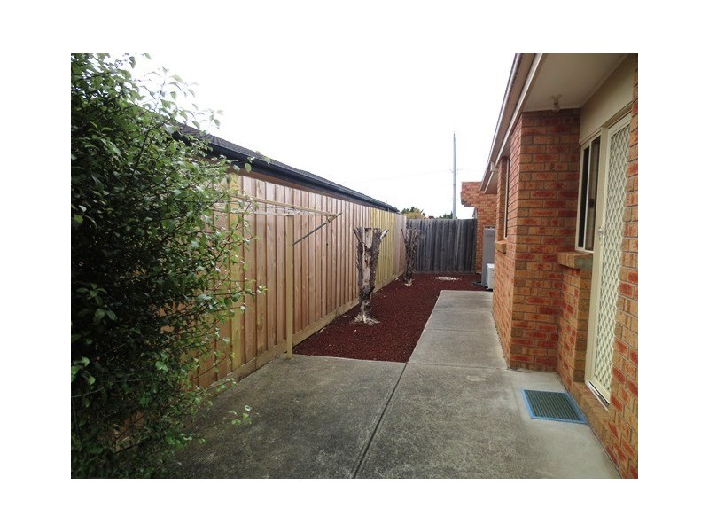 2/21 Shields Court, Altona Meadows VIC 3028
