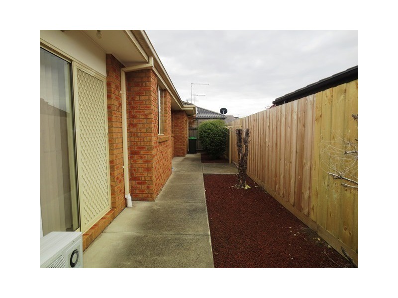 2/21 Shields Court, Altona Meadows VIC 3028
