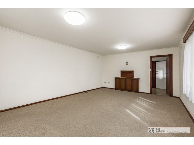 24 Dove Avenue, Altona VIC 3018