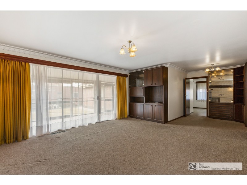 24 Dove Avenue, Altona VIC 3018