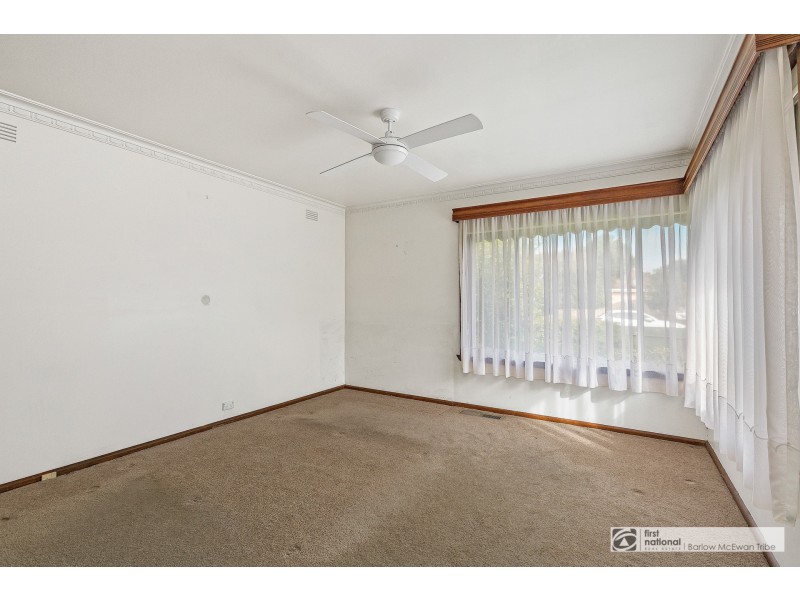 24 Dove Avenue, Altona VIC 3018