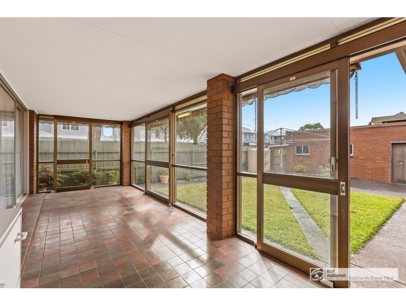 24 Dove Avenue, Altona VIC 3018