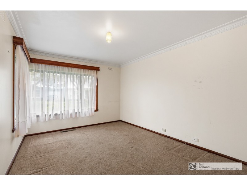 24 Dove Avenue, Altona VIC 3018