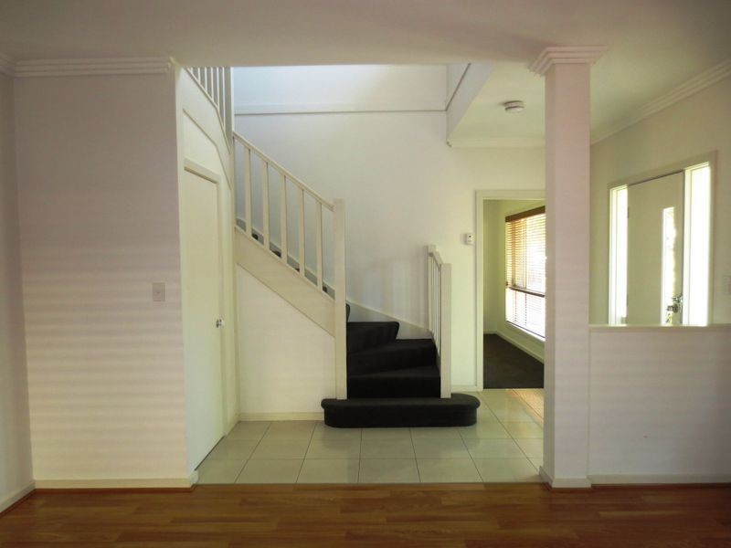 2/32 Civic Parade, Altona VIC 3018