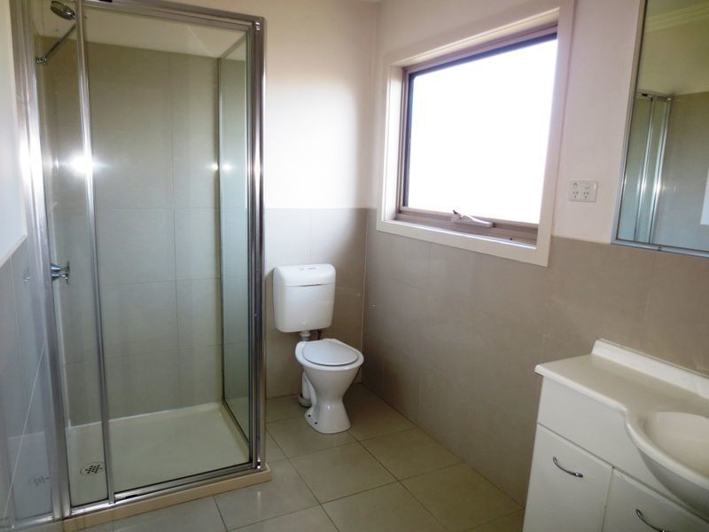 2/32 Civic Parade, Altona VIC 3018