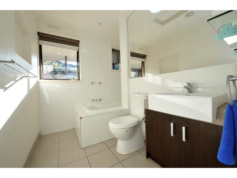 3/84 Civic Parade, Altona VIC 3018