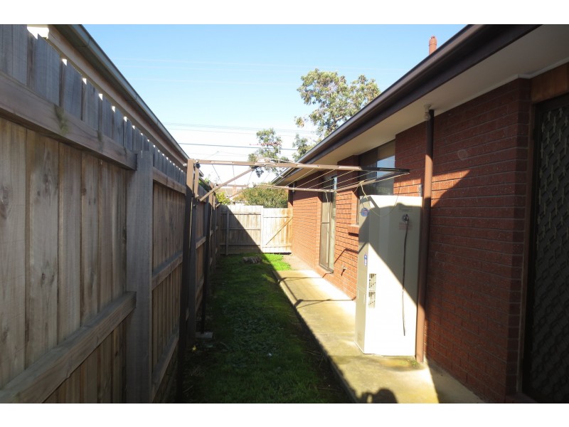 1/197 Civic Parade, Altona VIC 3018