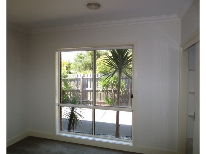 2/12 Mulga Street, Altona VIC 3018