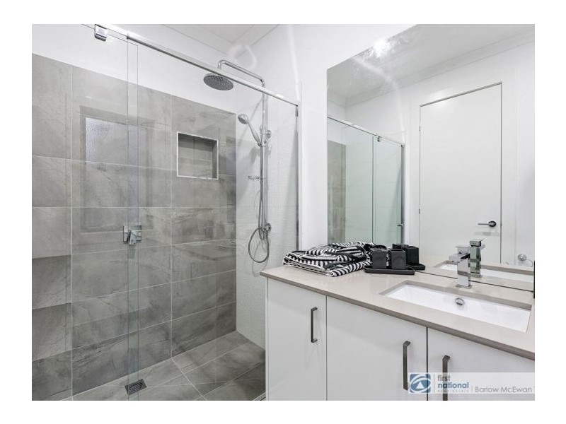 2/37 Upton Street, Altona VIC 3018