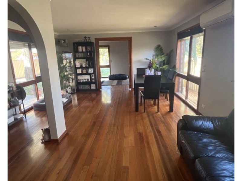 10 Fiddian Court, Altona Meadows VIC 3028