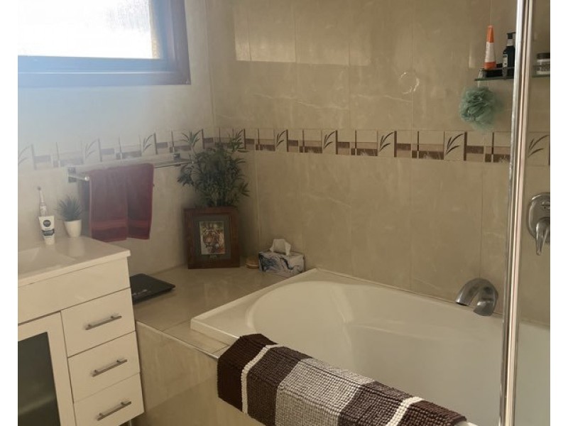 10 Fiddian Court, Altona Meadows VIC 3028