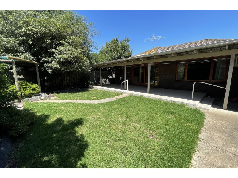 8 Newton Court, Seaholme VIC 3018