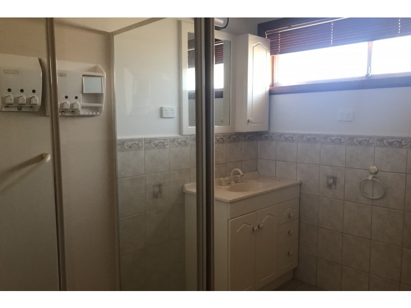 8 Newton Court, Seaholme VIC 3018