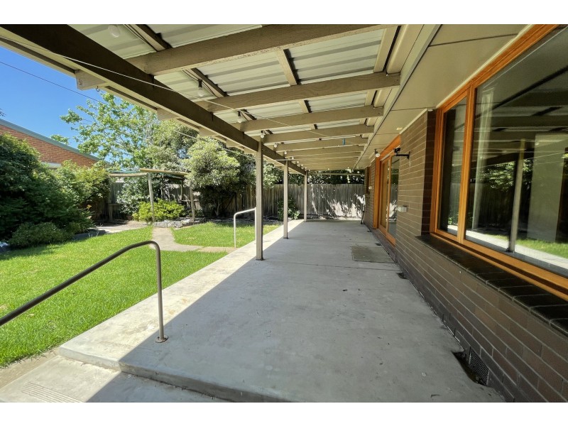 8 Newton Court, Seaholme VIC 3018