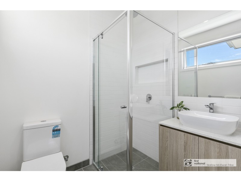 4/100 Civic Parade, Altona VIC 3018