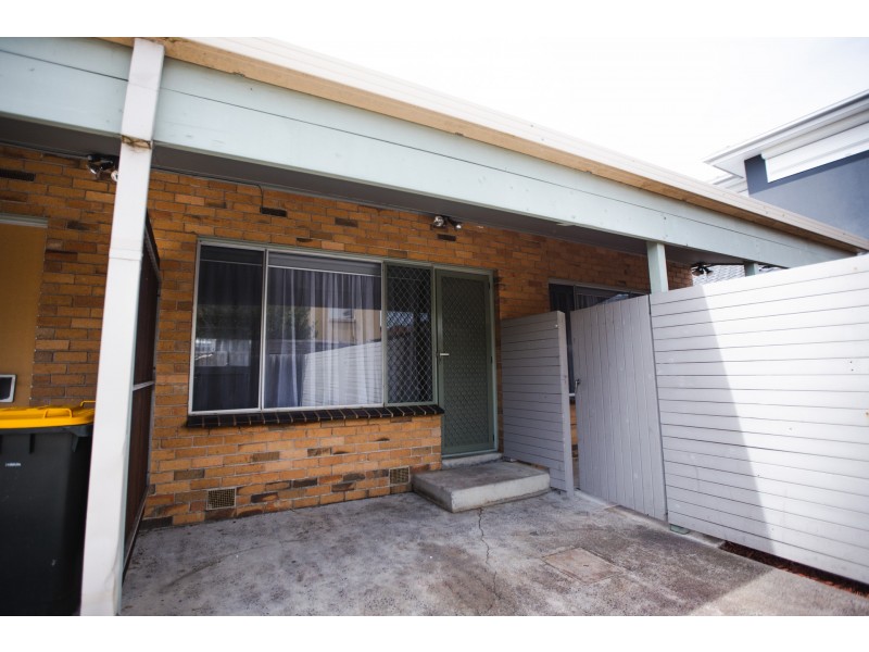 5/8 Romawi Street, Altona VIC 3018