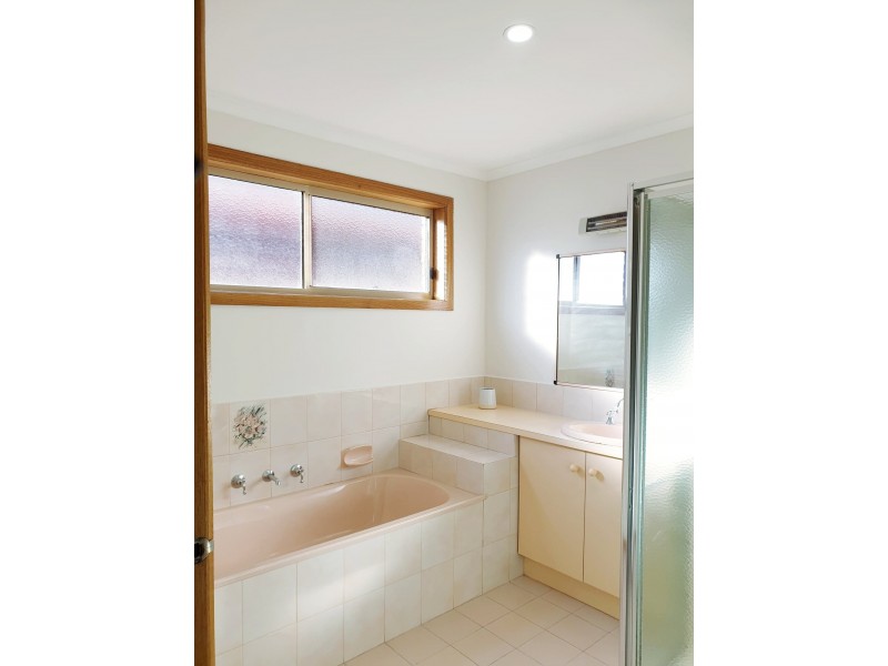 5 Pringle Place, Altona Meadows VIC 3028