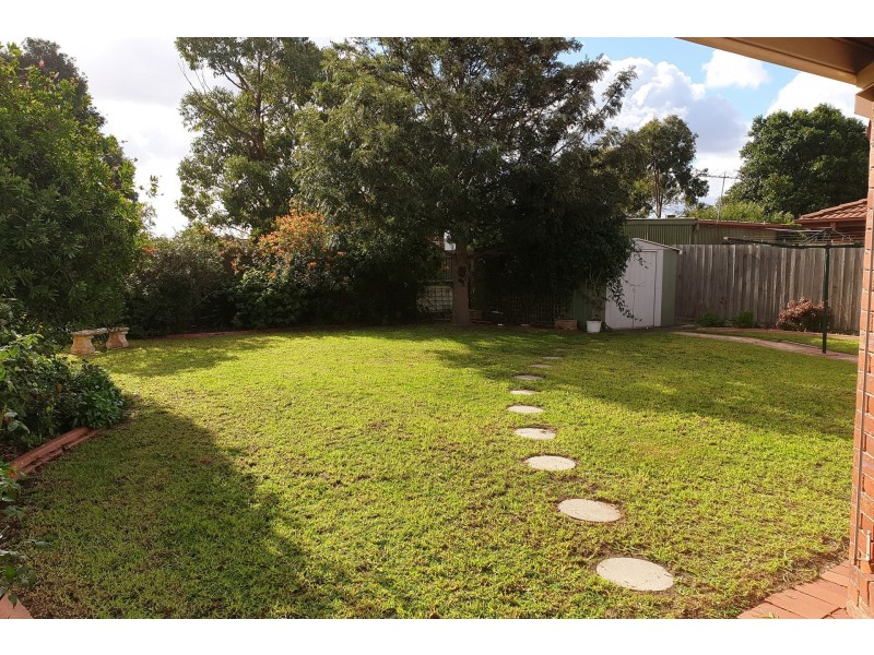 5 Pringle Place, Altona Meadows VIC 3028