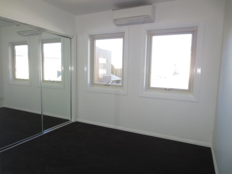 1/8 David Street, Altona VIC 3018