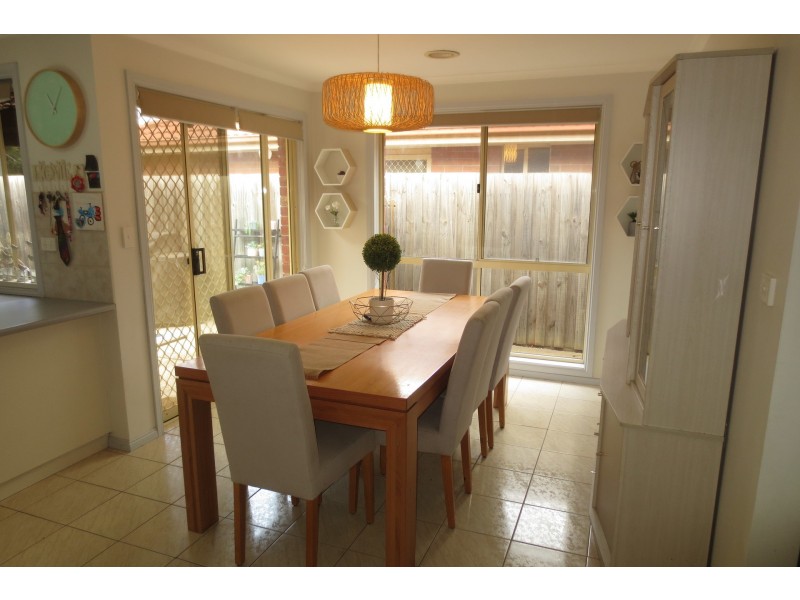 2/31 May Avenue, Altona Meadows VIC 3028