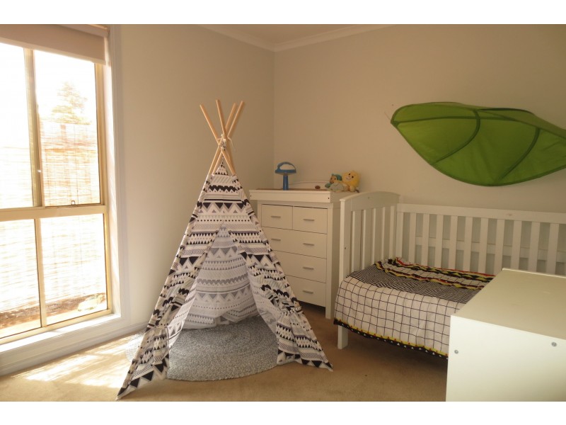 2/31 May Avenue, Altona Meadows VIC 3028