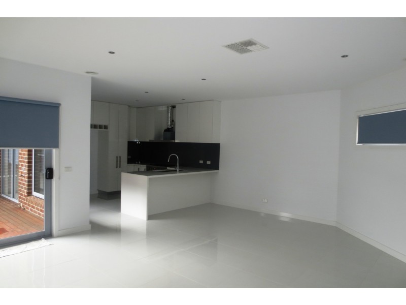 1/4 MacNeil Drive, Altona Meadows VIC 3028