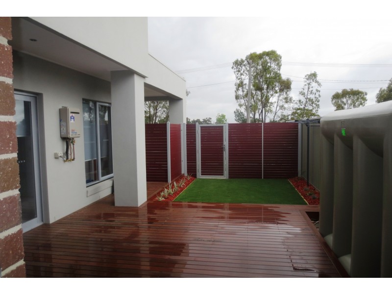 1/4 MacNeil Drive, Altona Meadows VIC 3028