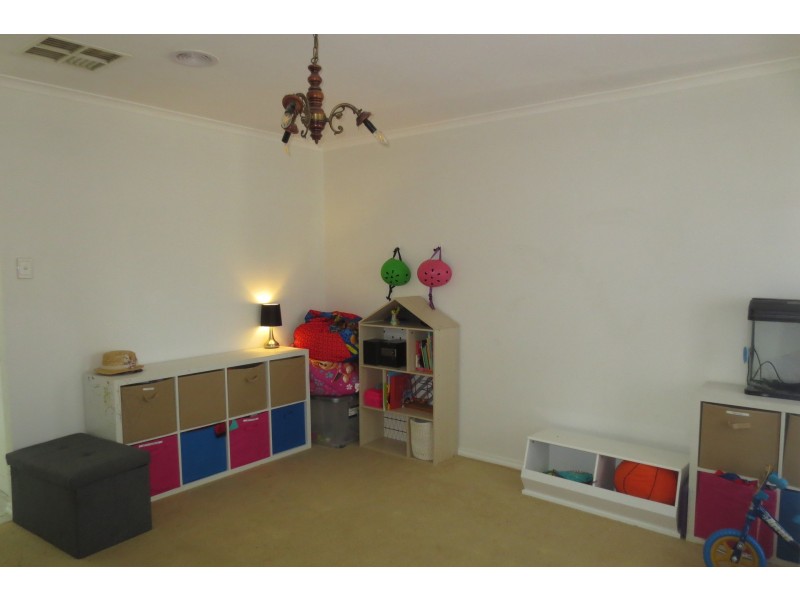 6 Nash Court, Altona Meadows VIC 3028
