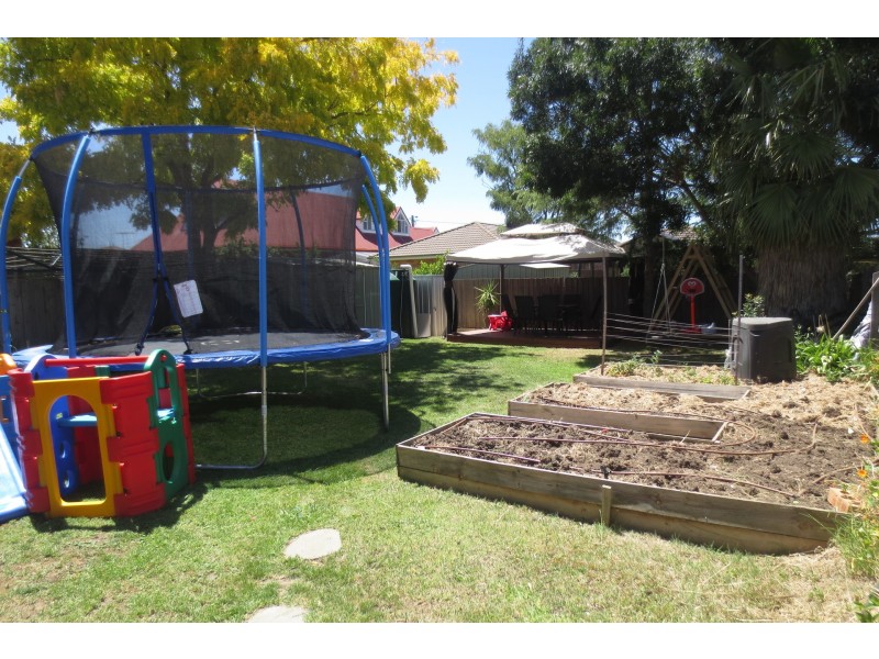 6 Nash Court, Altona Meadows VIC 3028