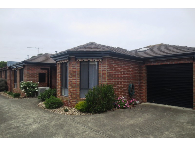 2/47 Bracken Grove, Altona VIC 3018